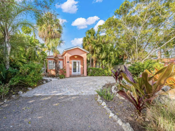 Lido Key Vacation Home with 2 Bedroom and Private Pool